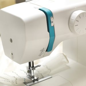 8-MAQUINA-DE-COSER-ME9100.jpg